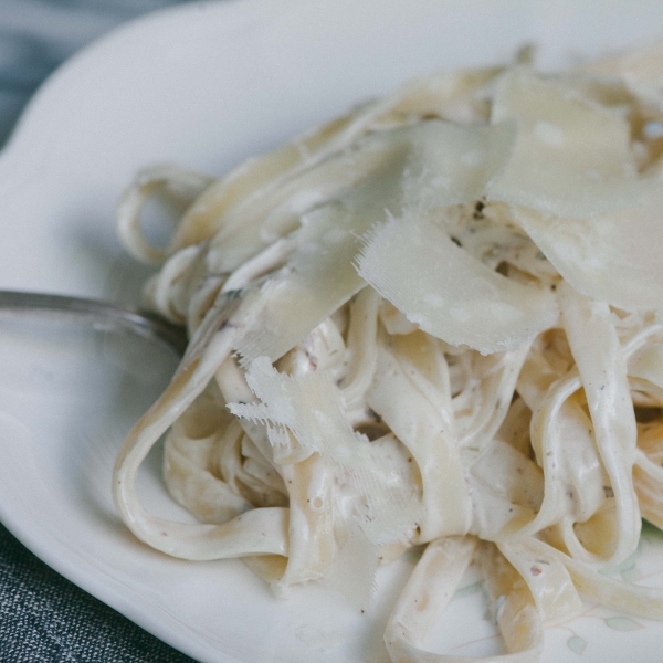 Lighter Fettuccine Alfredo with Greek Yogurt