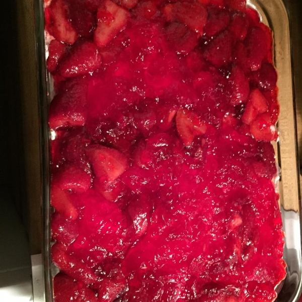 Old-Fashioned Strawberry Pretzel Salad