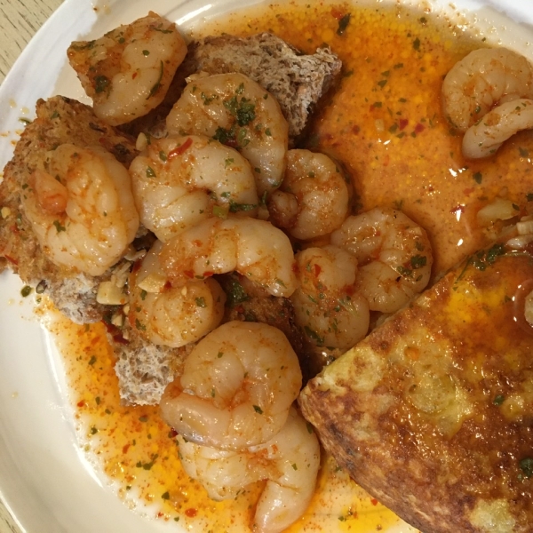 Spanish Garlic Shrimp (Gambas al Ajillo)