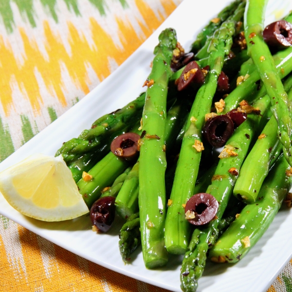Spicy Asparagus with Garlic