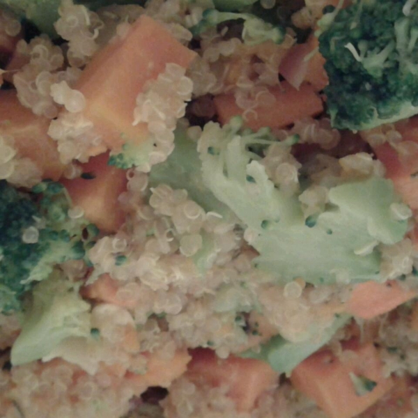 Quinoa with Sweet Potatoes and Broccoli