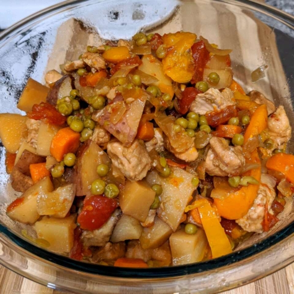 Slow Cooker Chicken Afritad