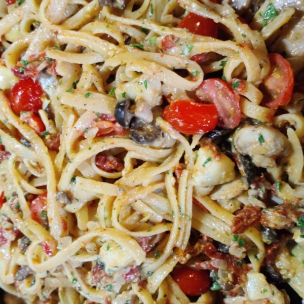 Carrie's Artichoke and Sun-Dried Tomato Pasta