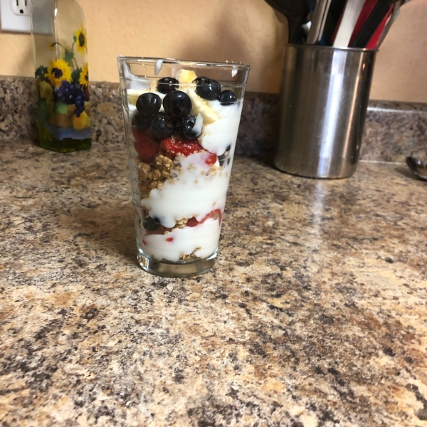 Summer Berry Parfait with Yogurt and Granola