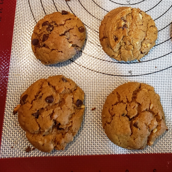 Easy, Chewy Flourless Peanut Butter Cookies