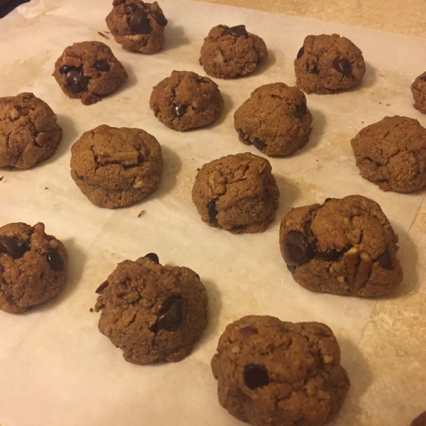 Gluten-Free Chocolate Chip Cookies with Almond Flour