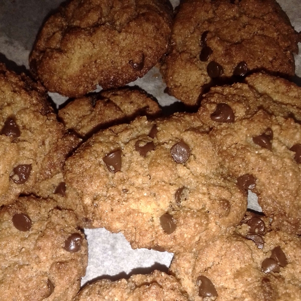 Gluten-Free Chocolate Chip Cookies with Almond Flour