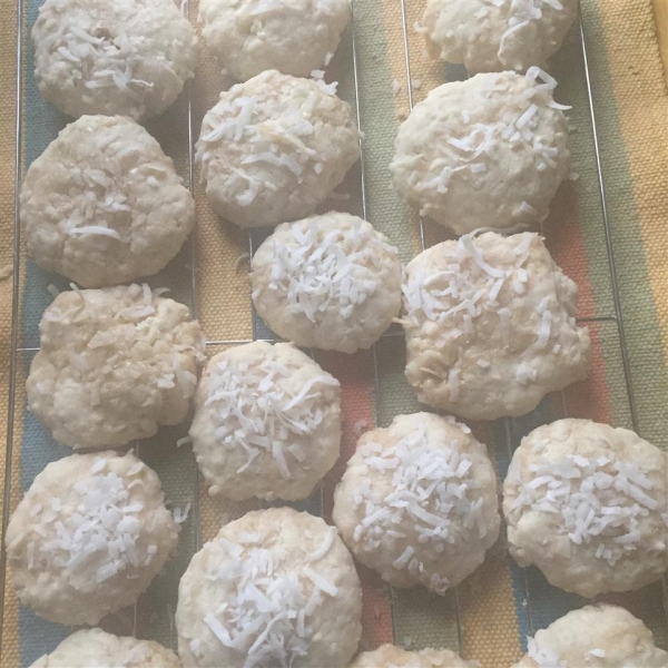 Easy Sweet Coconut Cookies