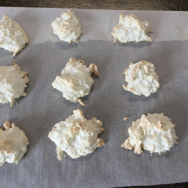 Easy Three-Ingredient Gluten-Free German Christmas Coconut Cookies