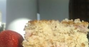 Easy Strawberry Yogurt Cake