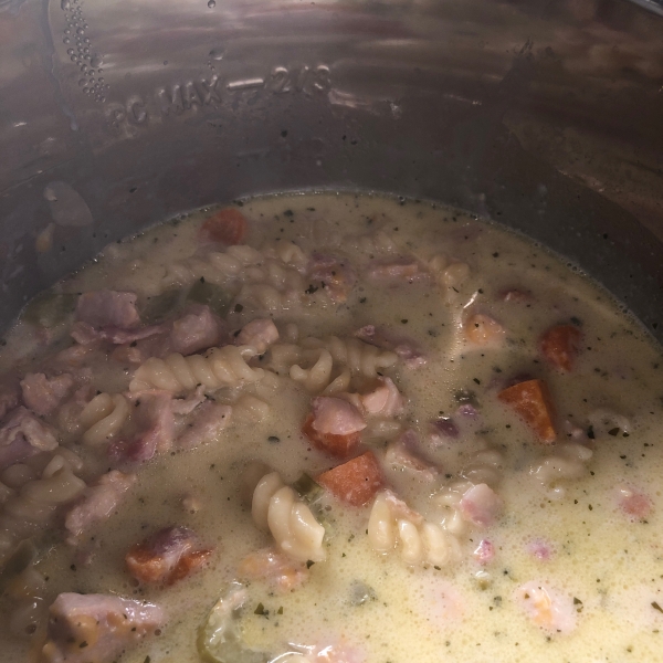 Suzanne's Instant Pot® Creamy Chicken Noodle Soup