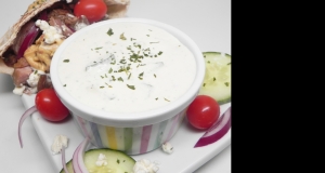 Simple Vegan Tzatziki Sauce