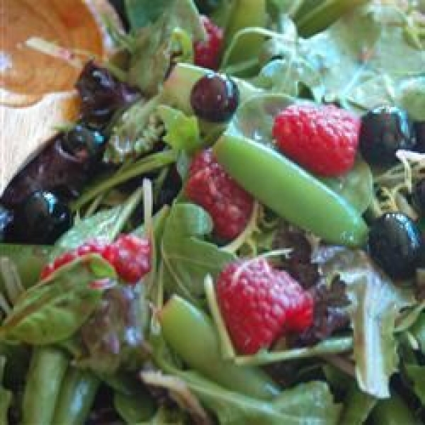 Sugar Snap Pea and Berry Salad