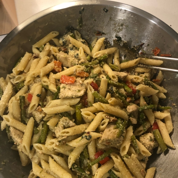 Asparagus, Chicken, and Pecan Pasta