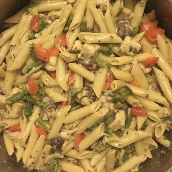 Asparagus, Chicken, and Pecan Pasta