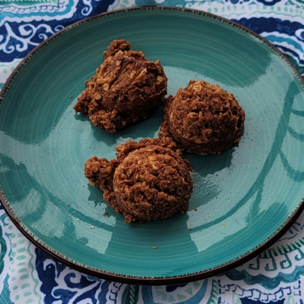Martina McBride's No-Bake Peanut Butter-Chocolate Cookies