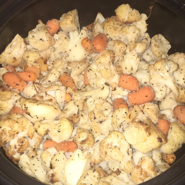 Roasted Carrots and Cauliflower with Thyme