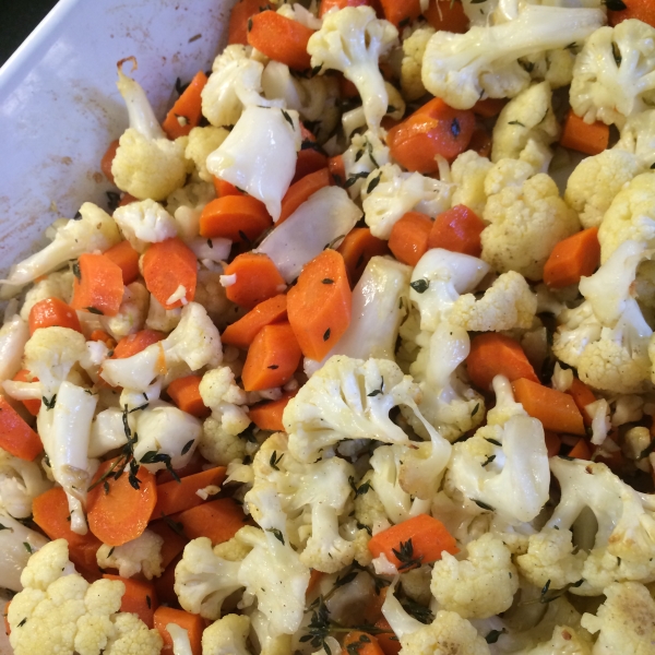 Roasted Carrots and Cauliflower with Thyme