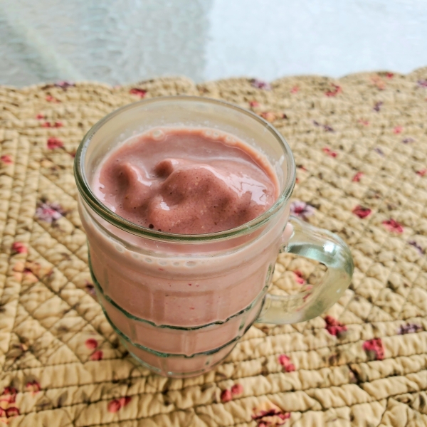 Chocolate, Strawberry, and Oatmeal Smoothie