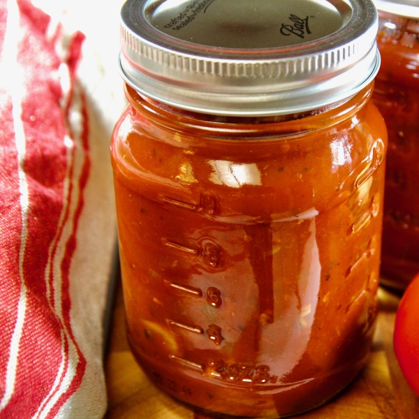 Instant Pot® Pasta Sauce with Mushrooms and Red Wine