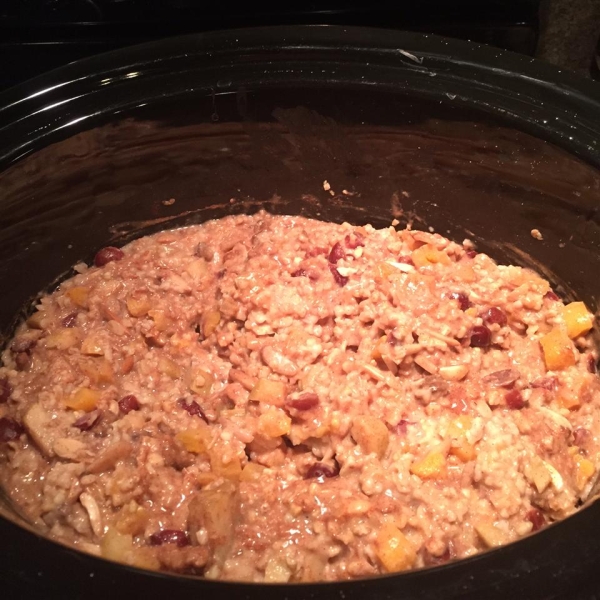 Slow Cooker Fruit, Nuts, and Spice Oatmeal