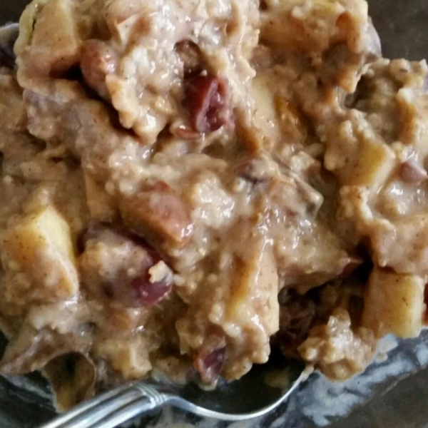 Slow Cooker Fruit, Nuts, and Spice Oatmeal