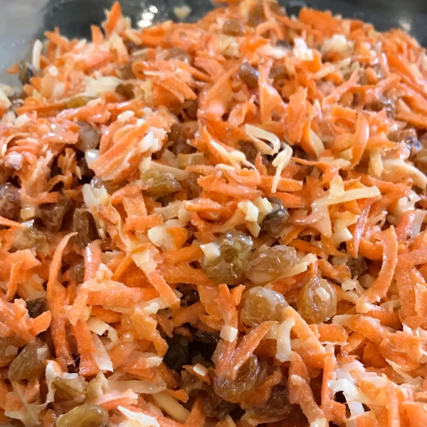 Thanksgiving Carrot Salad