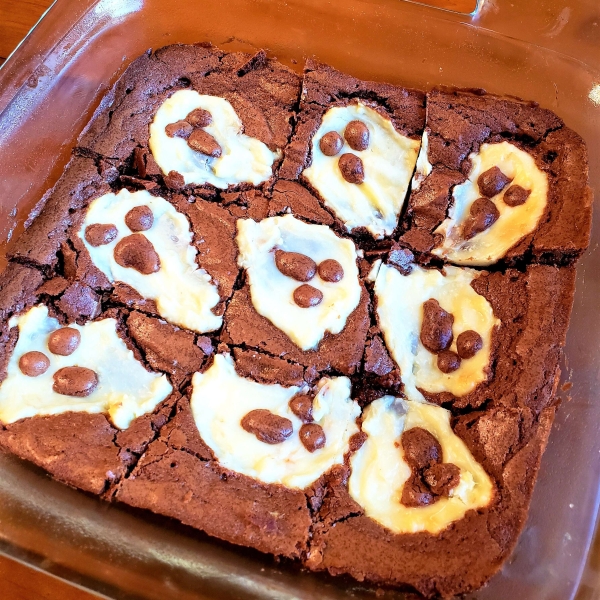 Ghost Cheesecake Brownies