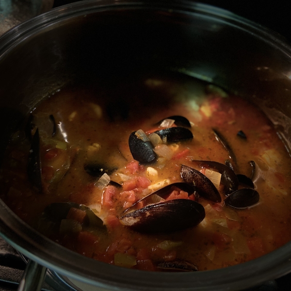 Zuppa di Pesce e Frutti di Mare (Mediterranean Seafood Soup)