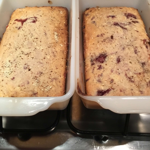 Amazing Strawberry Pound Cake