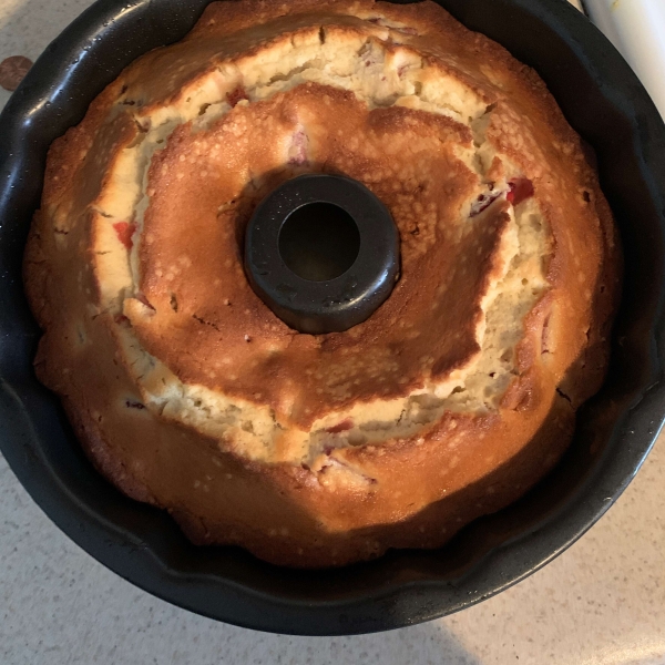 Amazing Strawberry Pound Cake