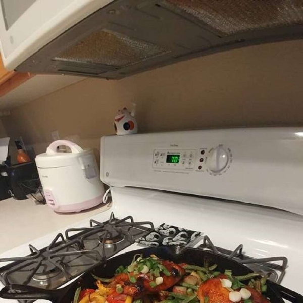 Cast-Iron Sriracha Chicken Thighs with Vegetables