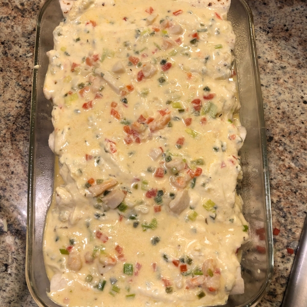 Seafood Enchiladas con Queso