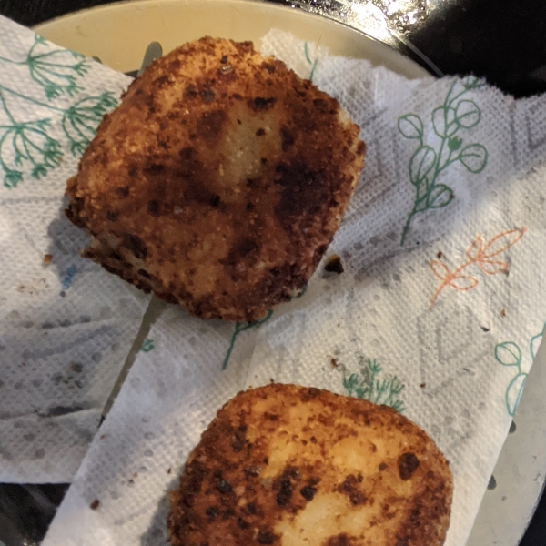 Papas Rellenas (Fried Stuffed Potatoes)
