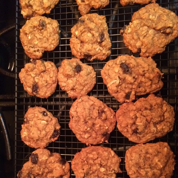 Chinese Five-Spice Oatmeal Raisin Cookies