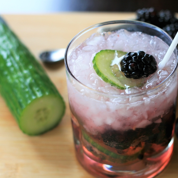 Blackberry-Cucumber Vodka Tonic