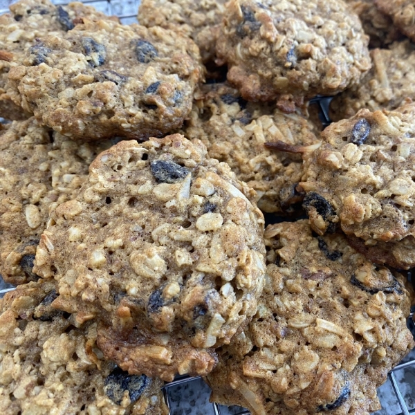 Oatmeal Banana Raisin Coconut Cookies