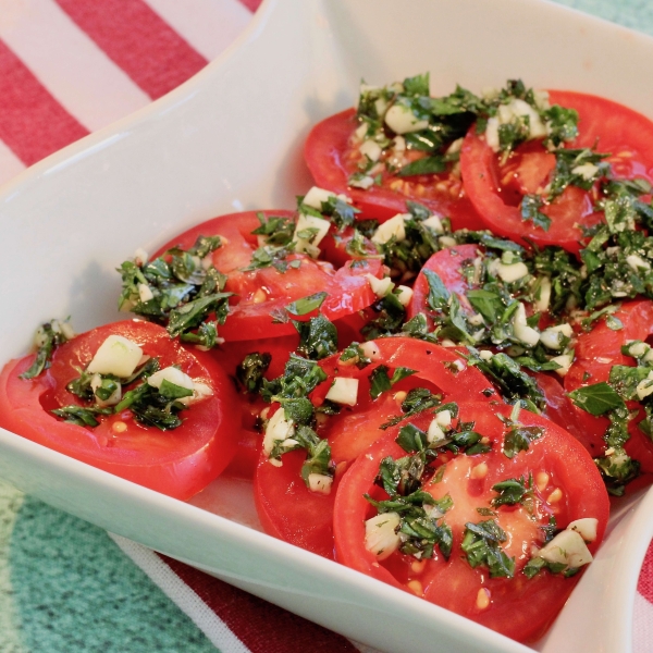 Sliced Tomatoes with Fresh Herb Dressing