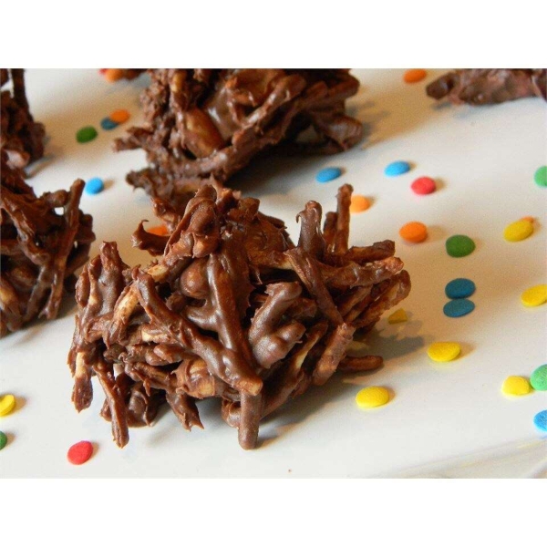 No-Bake Chocolate Chow Mein Cookie Clusters