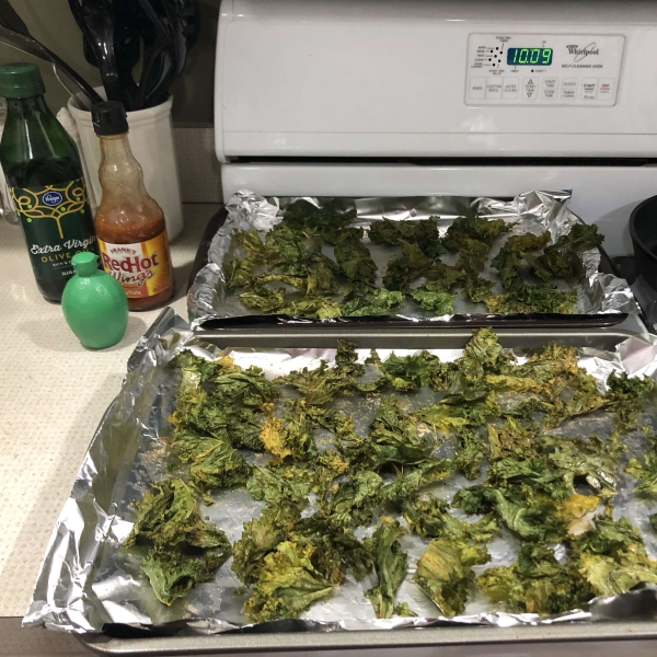 Sriracha-Lime Kale Chips