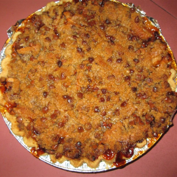 Apple Crunch Pie with Vanilla Sauce