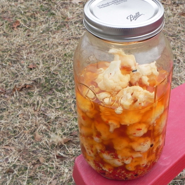 Spicy Quick-Pickled Cauliflower