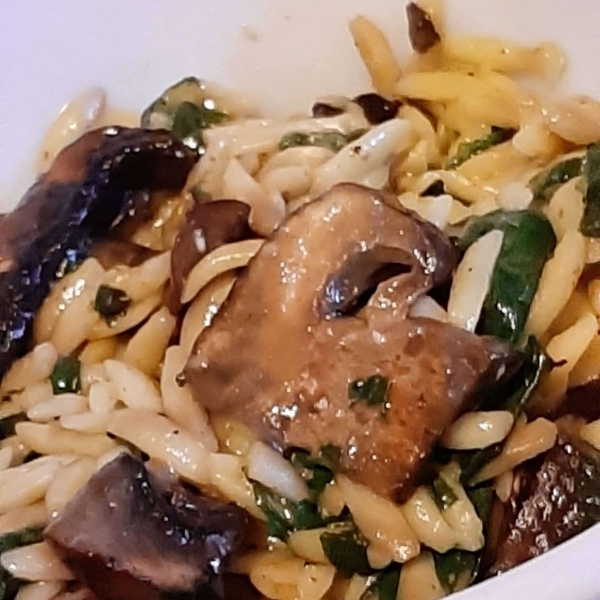 Instant Pot® Spinach and Mushroom Orzo