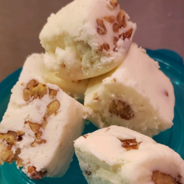 White Chocolate Fudge with Pecans