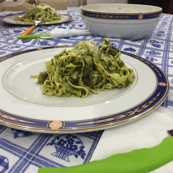 Pasta with Spinach Pesto Sauce