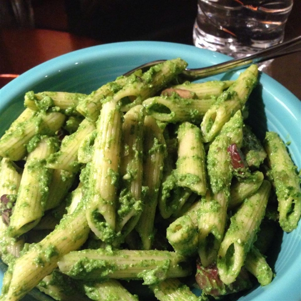 Pasta with Spinach Pesto Sauce