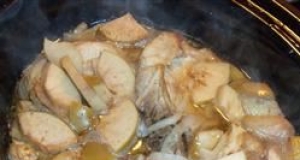 Slow Cooker Apple Pork Chops