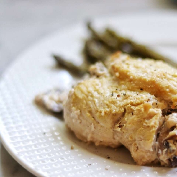 Keto Mushroom-Stuffed Chicken Breasts