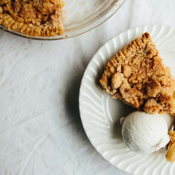 Snickerdoodle-Crusted Apple Pie