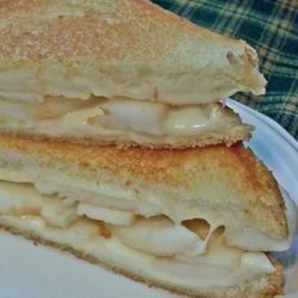 Grilled Cheese, Cinnamon, and Apple Sandwich